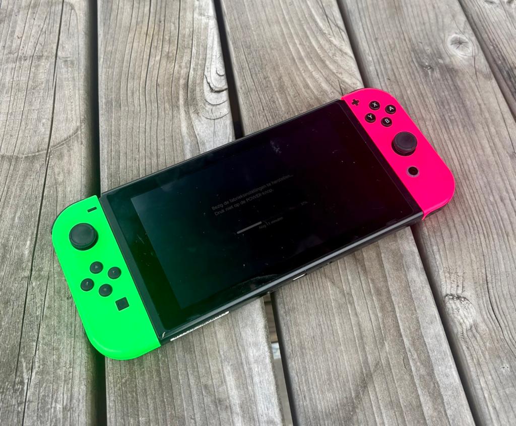 Nintendo Switch, Spelcomputers en Games, Spelcomputers | Nintendo Switch, Ophalen, Gebruikt, Met 2 controllers, Switch Original