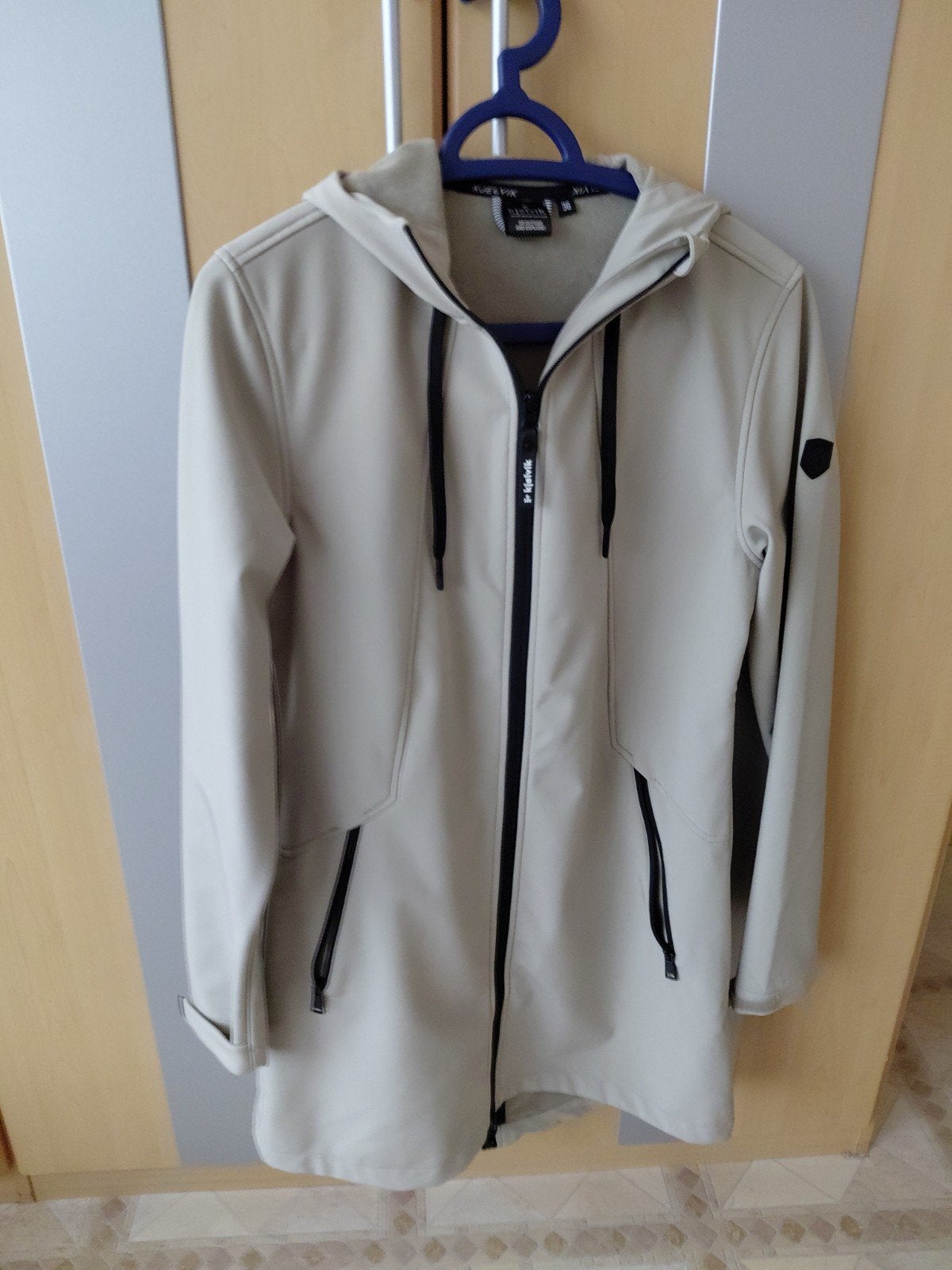 Kjelvik Damessoftshell Jas - Sandkleur Maat 36, Beige, Ophalen of Verzenden, Zo goed als nieuw, Kjelvik