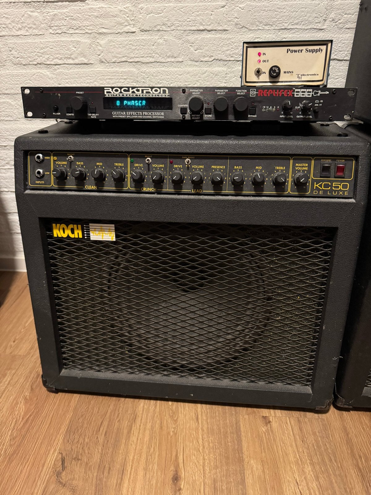 Koch KC 50 de luxe gitaarversterkers (1x werkend, 1x defect), Muziek en Instrumenten, Versterkers | Bas en Gitaar, Ophalen, Gebruikt