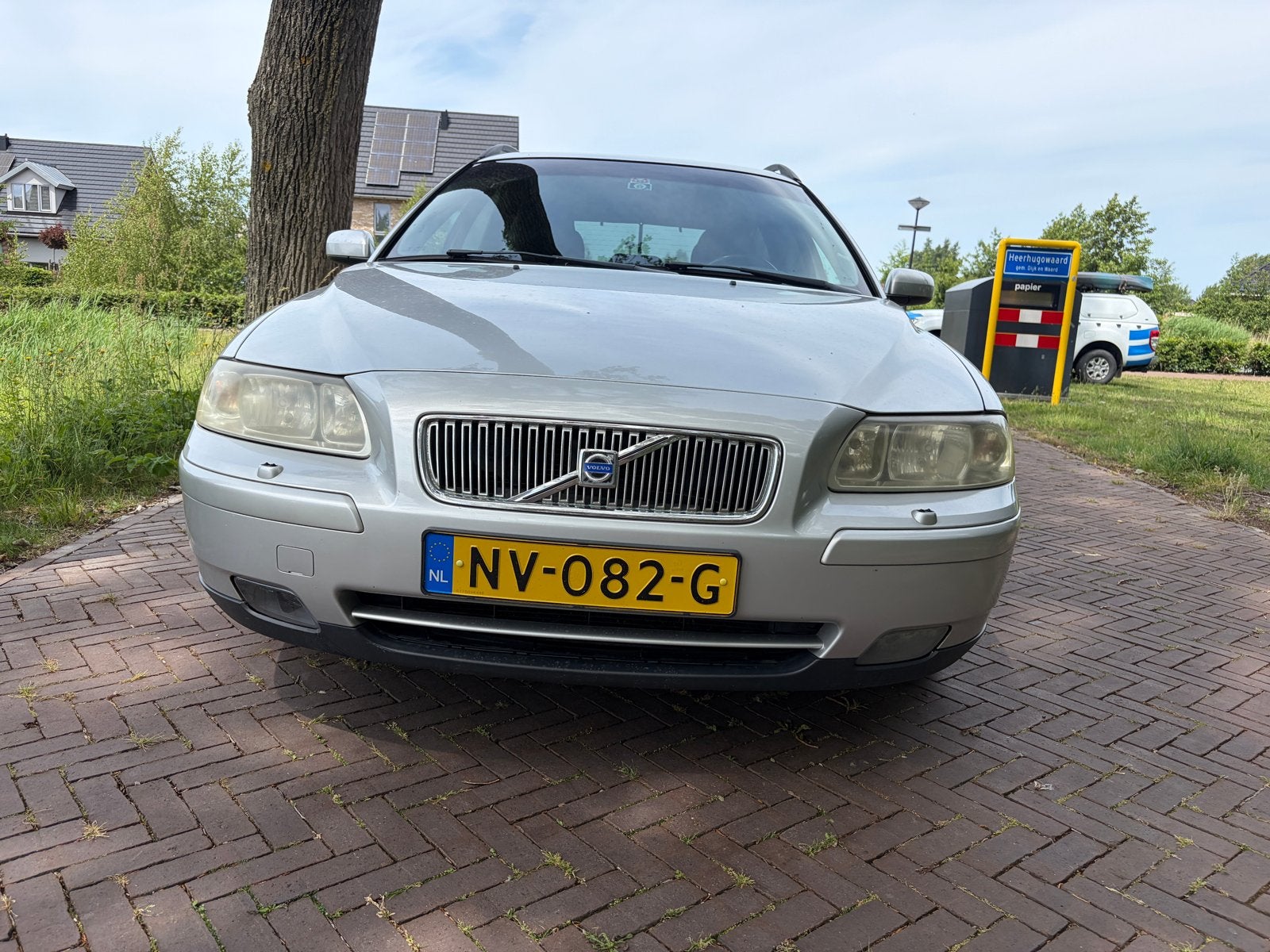 Volvo V70 2.4 140PK AUT 2005 Grijs, Auto's, Volvo, Stationwagon, 2435 cc, Particulier, 84 €/maand