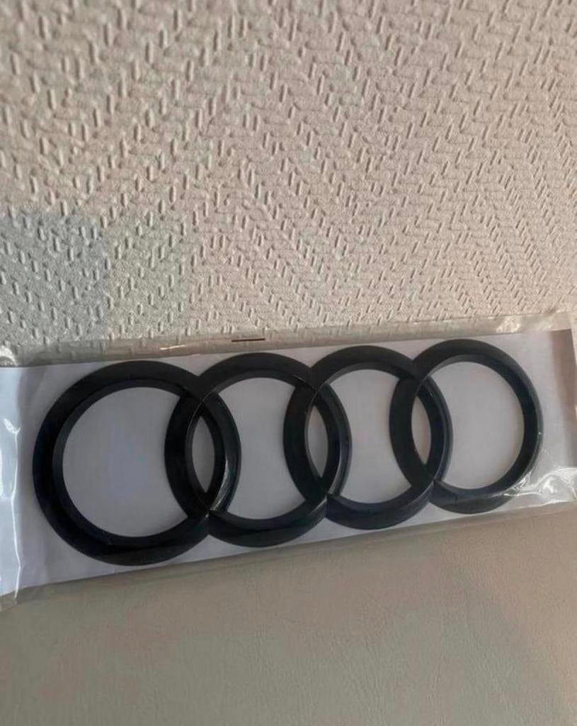 Audi logo - glans zwart voor kofferbak - Nieuw!, Ophalen of Verzenden, Nieuw, Achter, Audi