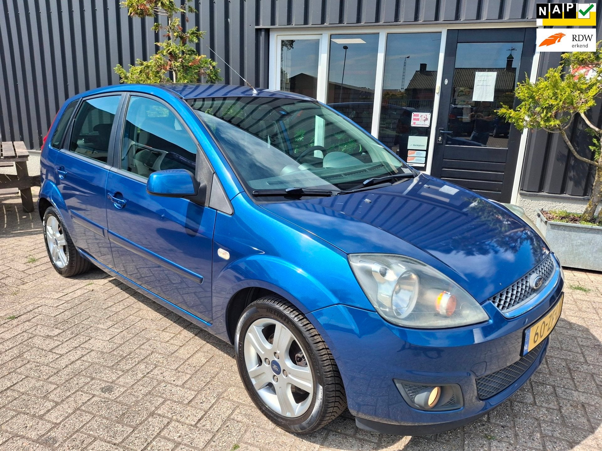 Ford Fiesta 1.3-8V Futura *AIRCO*5-deurs*, Auto's, 1299 cc, 4 cilinders, Blauw, Metallic lak