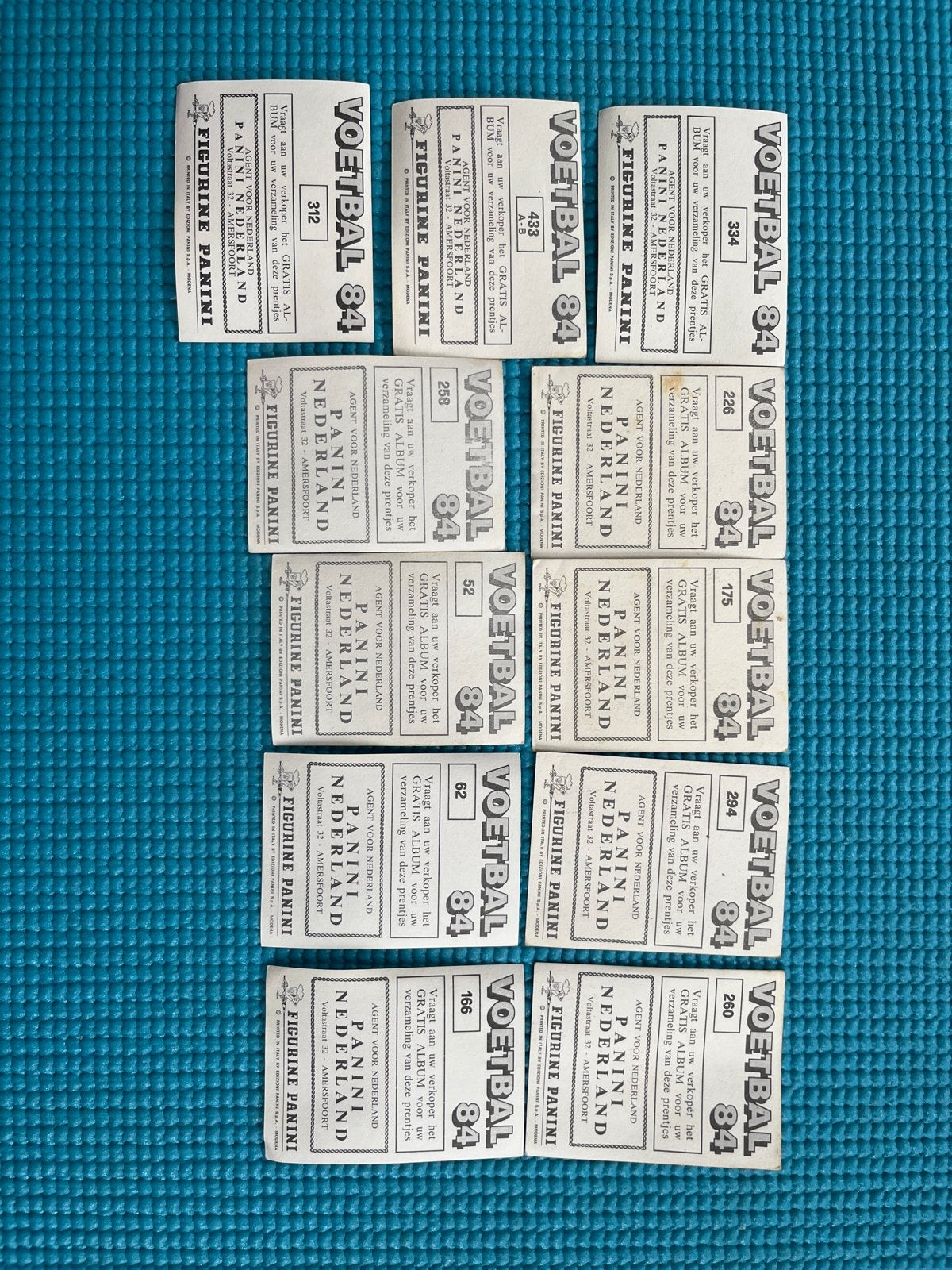 11 Panini Voetbal 84 stickers en plaatjes - Diverse clubs, Ophalen of Verzenden, Gebruikt, Overige binnenlandse clubs, Poster, Plaatje of Sticker