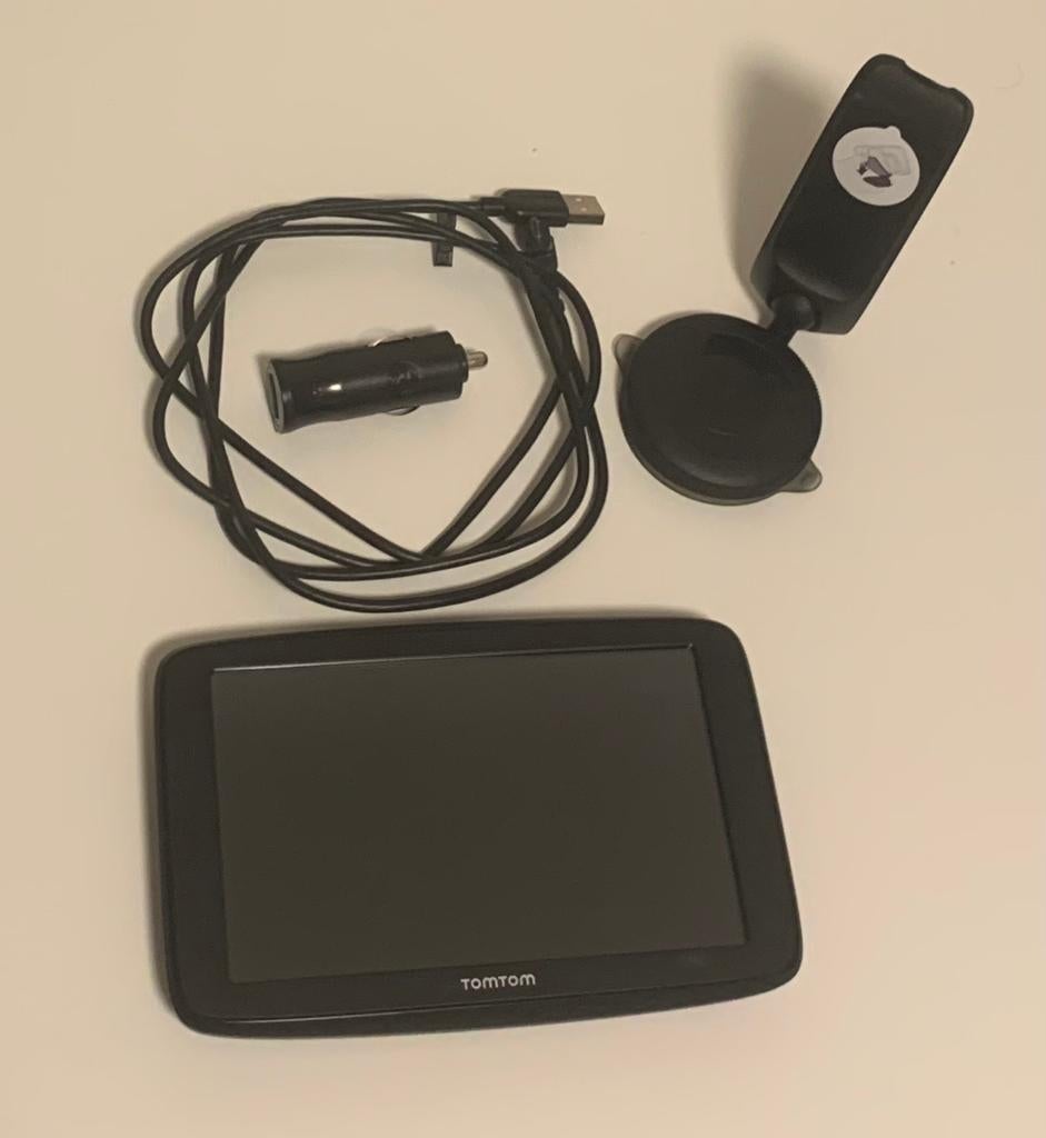 TomTom Go basic 6 navigatie met accessoires, Kunststof, Gebruikt, Zwart, Ophalen of Verzenden