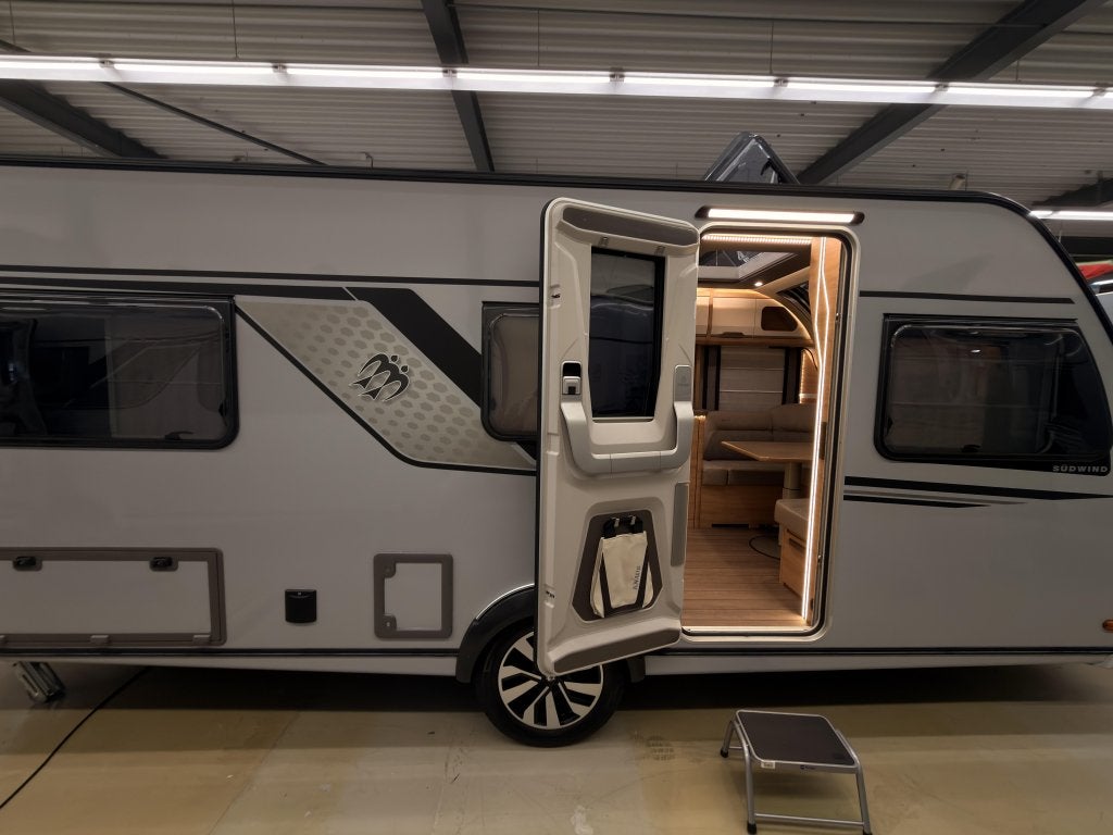 Knaus Sudwind Black Selection 540 UE, Serviceluik, Rondzit, Bedrijf, 6 tot 7 meter