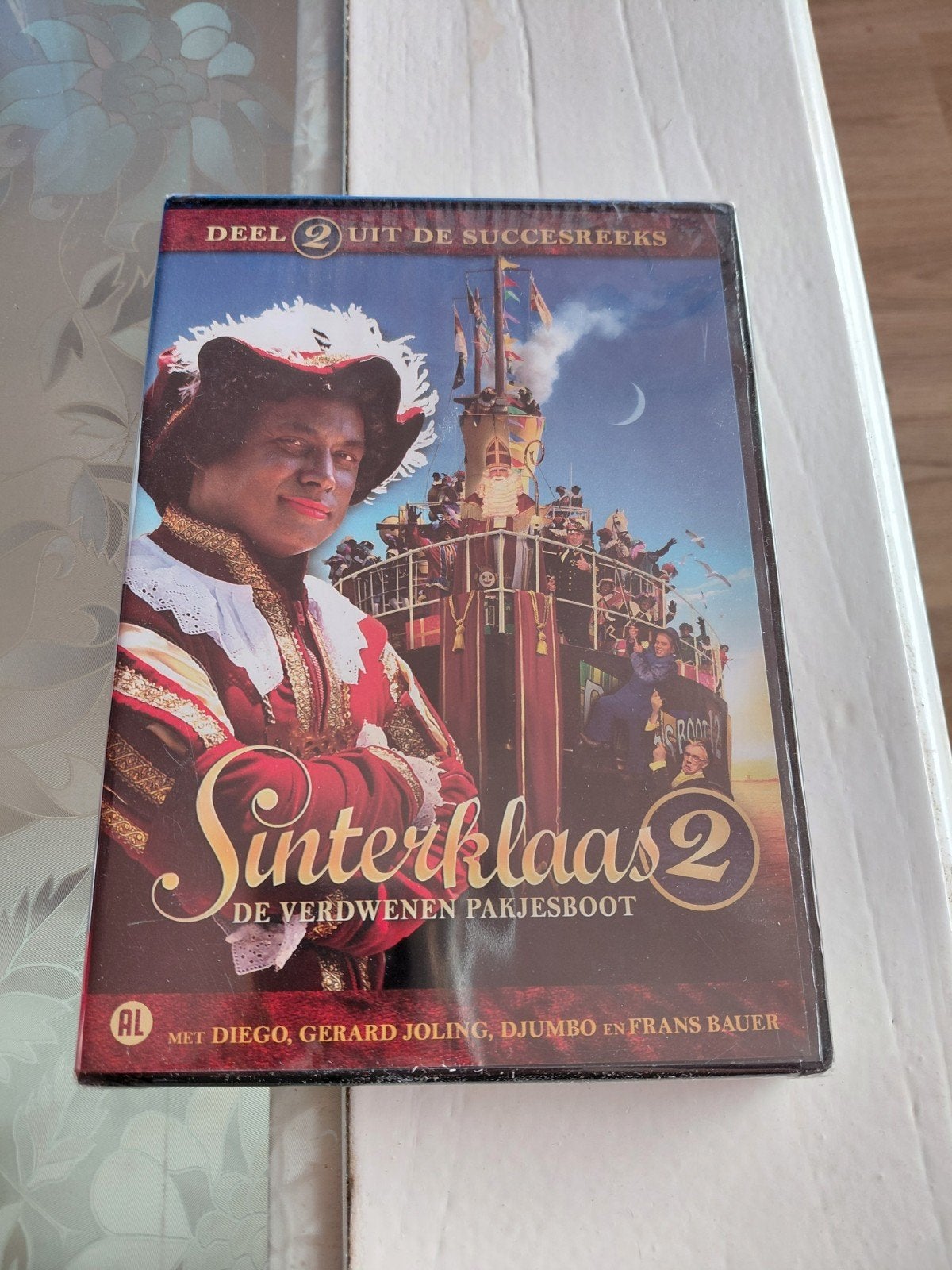 Sinterklaas 2 De Verdwenen Pakjesboot met Adriaan van Bassie, Alle leeftijden, Ophalen of Verzenden, Sinterklaas, Nieuw in verpakking