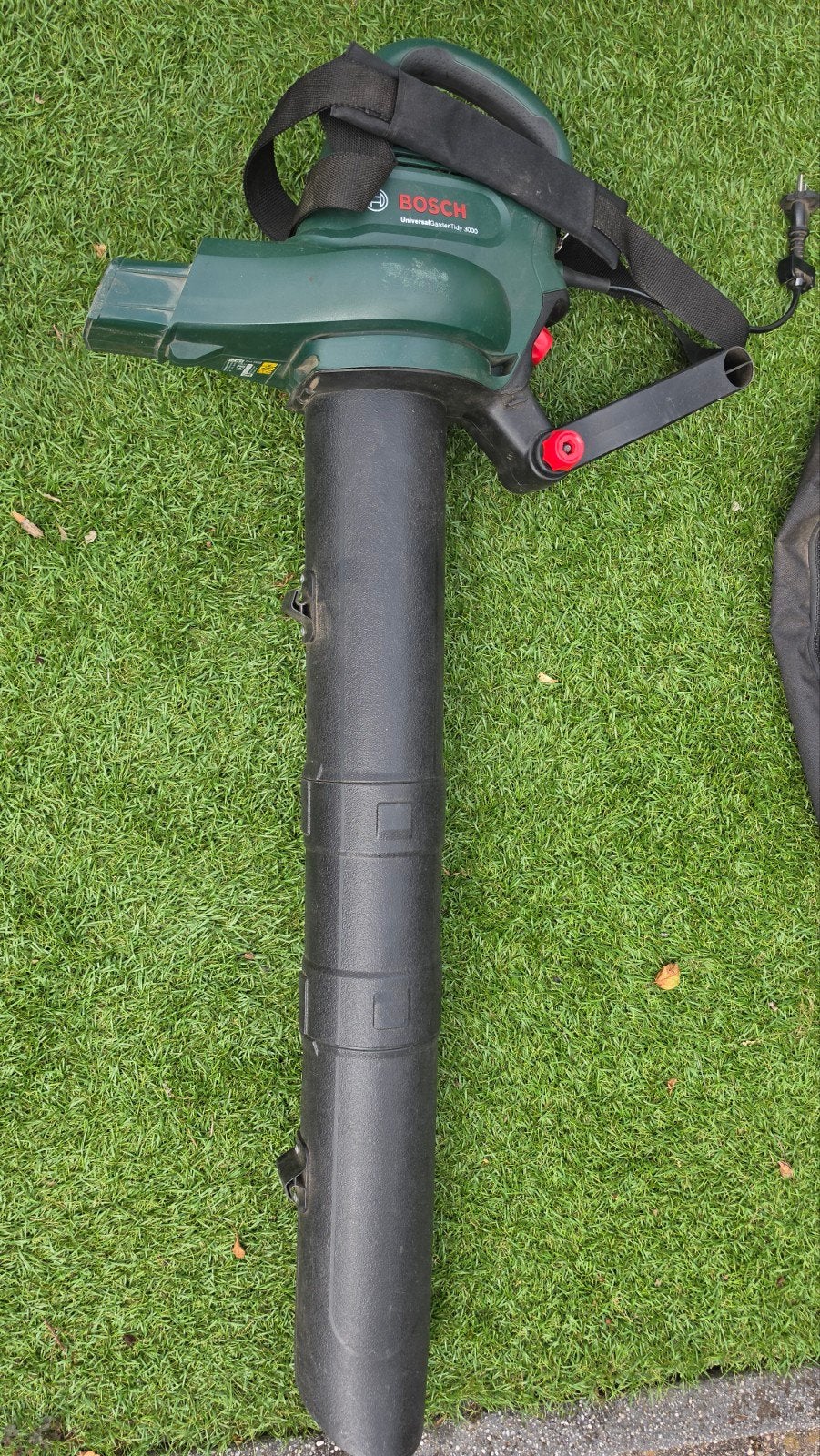 Bosch UniversalGardenTidy 3000 bladblazer / bladzuiger 3000W, Ophalen of Verzenden, Elektrisch, Met opvangzak