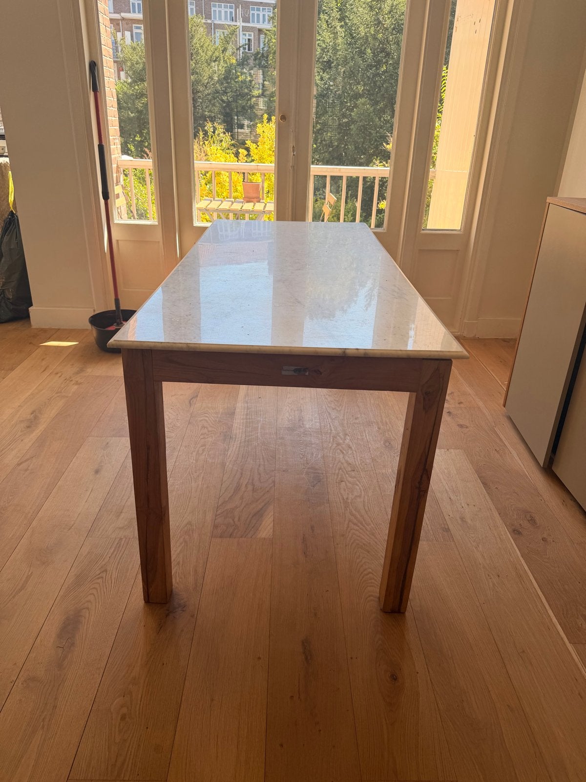 Winkeltafel met marmeren blad van Rivièra Maison, Ophalen, Overige materialen, Gebruikt, 50 tot 100 cm
