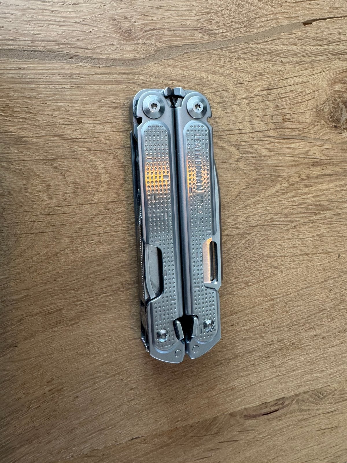 Leatherman Free P2, Caravans en Kamperen, Kampeergereedschap, Ophalen of Verzenden, Zo goed als nieuw