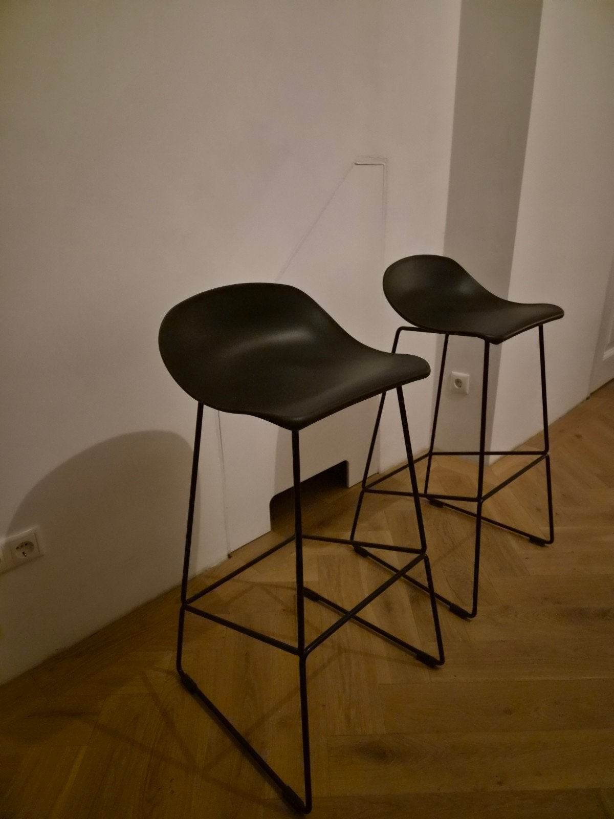 2 barkrukken zwart staal 77cm, Ophalen, Kunststof, 60 tot 90 cm, Zo goed als nieuw