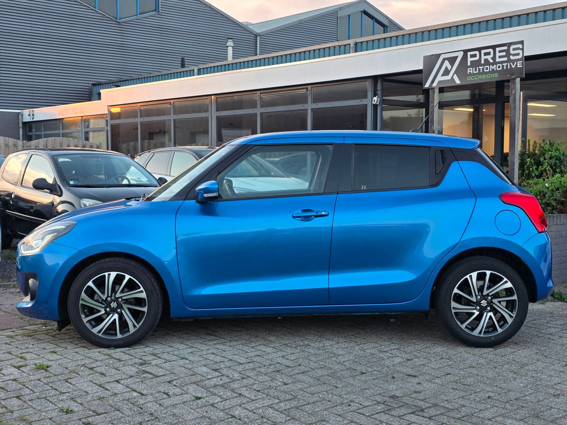 Suzuki Swift 1.2 Style Smart Hybrid |AUTOMAAT|CLIMA|CRUISE, Auto's, Stof, Gebruikt, Euro 6, 4 cilinders