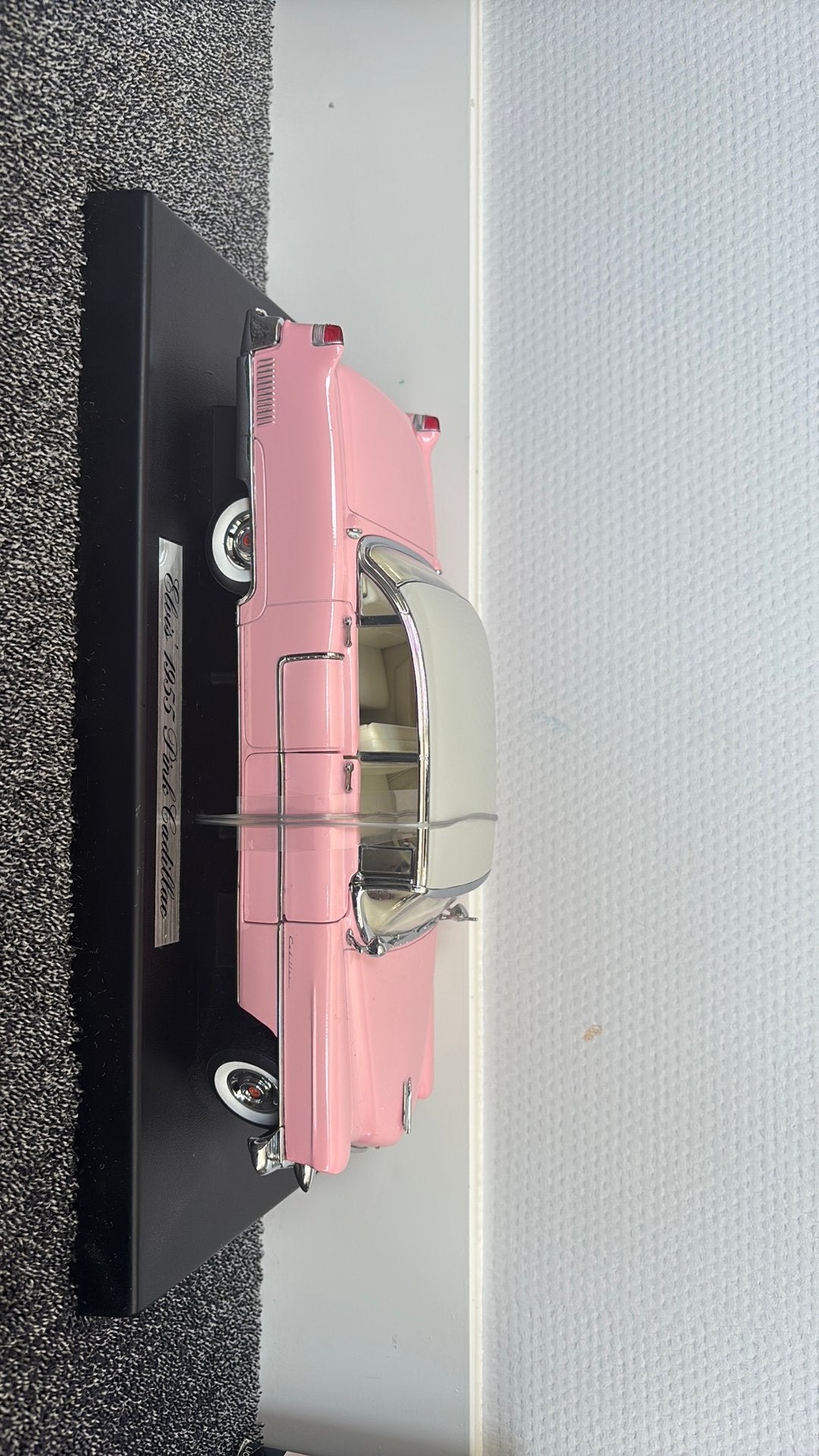 Elvis Presley 1955 Pink Cadillac 1:18 – verzamelmodel, Ophalen of Verzenden, Zo goed als nieuw, Overige merken