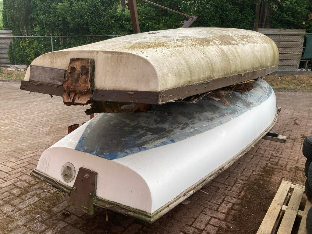 Twee polyester bootrompen 16m2/Bm, Ophalen, Gebruikt