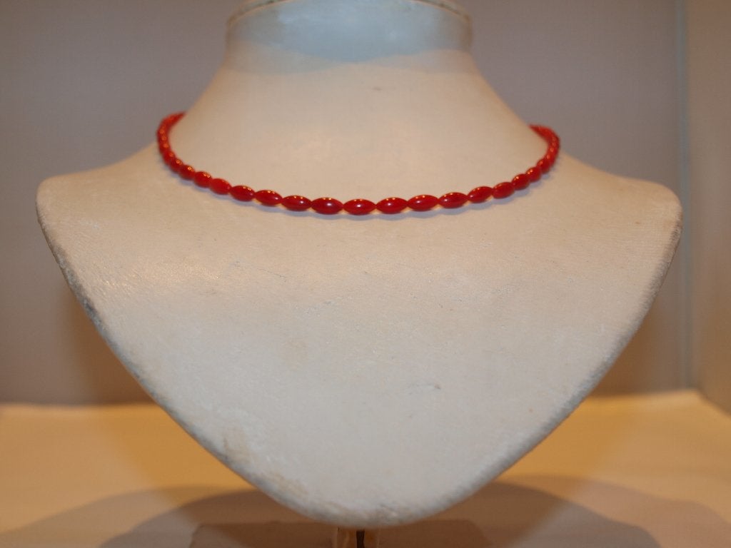 ketting van langwerpige kralen roodkoraal, Sieraden, Tassen en Uiterlijk, Kettingen, Ophalen of Verzenden, Nieuw, Rood, Steen of Mineraal