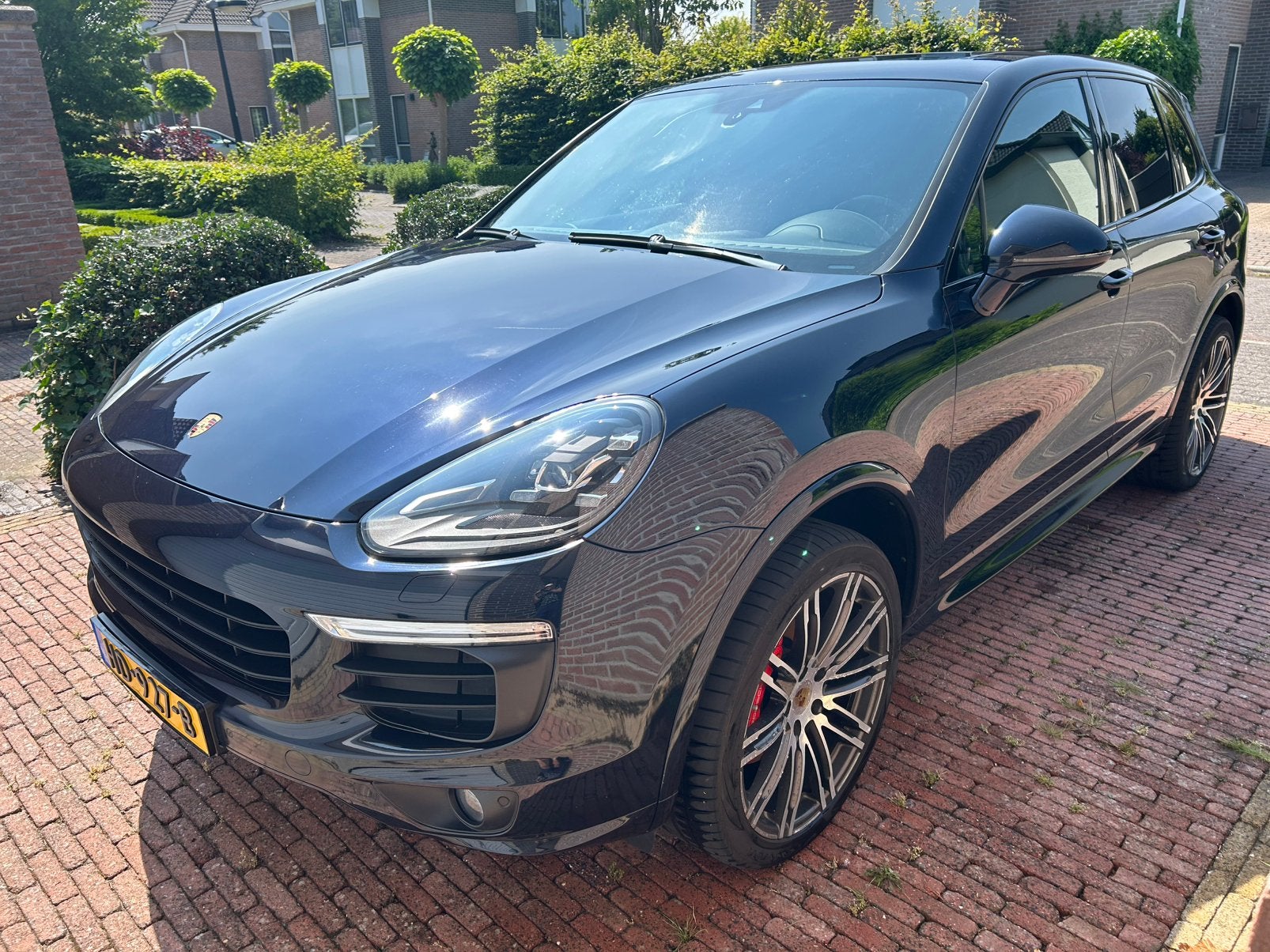 Porsche Cayenne 3.0 V6 416pk E-hybrid GTS uitvoering, Automaat, Cayenne, Zwart, 2995 cc