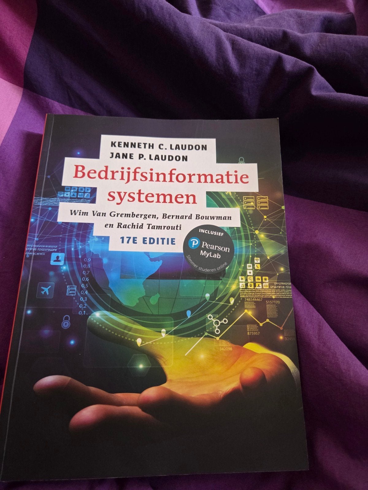 Bedrijfsinformatiesystemen - 17e editie, Zo goed als nieuw, Kenneth C. Laudon, Jane P. Laudon, Gamma, HBO