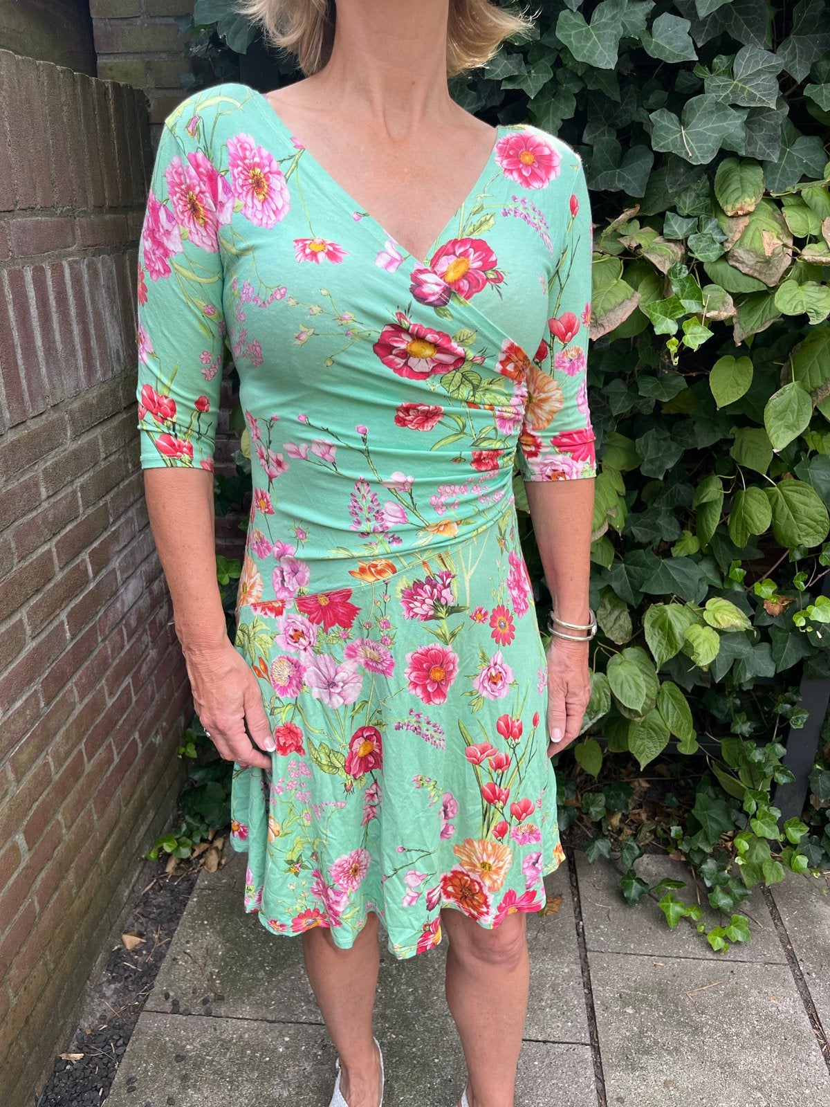 Zomerse bloemenjurk Klaes & Myra's, maat 38 (M), Kleding | Dames, Maat 38/40 (M), Ophalen of Verzenden, Zo goed als nieuw, Boven de knie