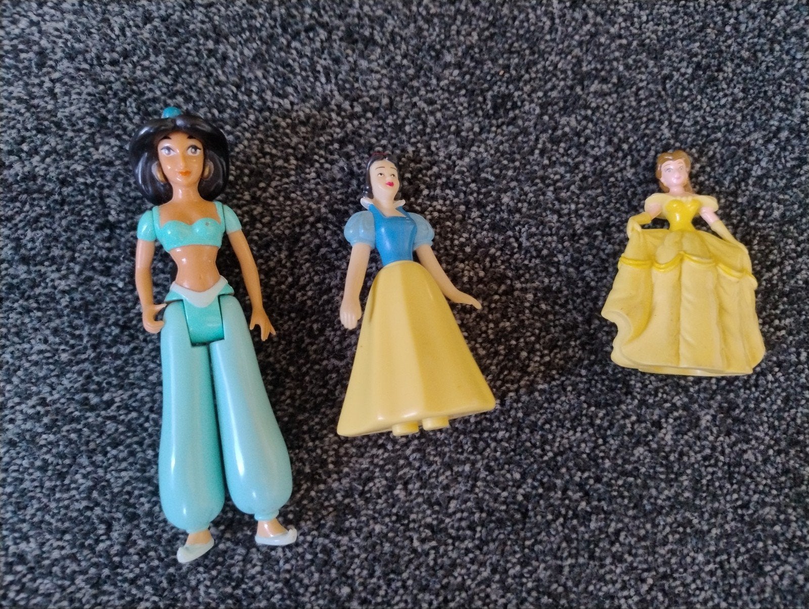 Disney prinsessen poppen: Jasmine, Sneeuwwitje en Belle, Ophalen of Verzenden, Zo goed als nieuw