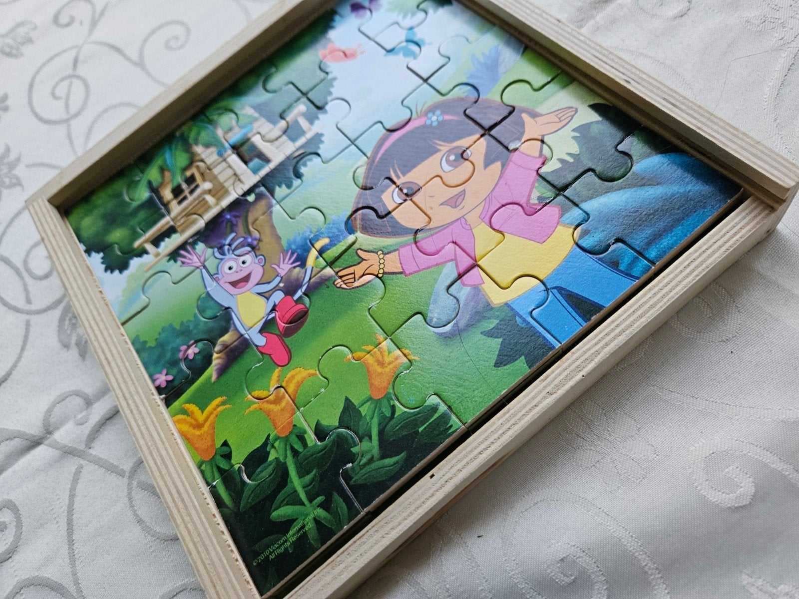 Dora the Explorer Puzzel, nieuwstaat, 2 houten puzzels, Kinderen en Baby's, Ophalen of Verzenden, 10 tot 50 stukjes, Gebruikt