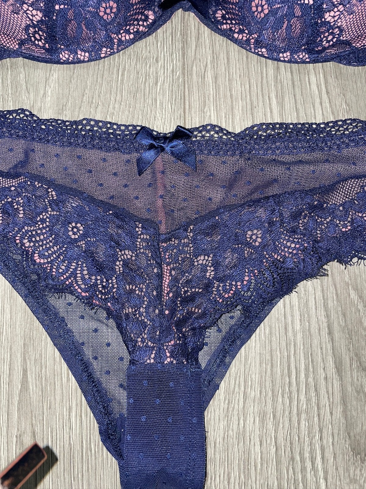 hunkemoller blauw roze kante set bh brazillian slip c75 / M, Ophalen of Verzenden, Blauw, Setje