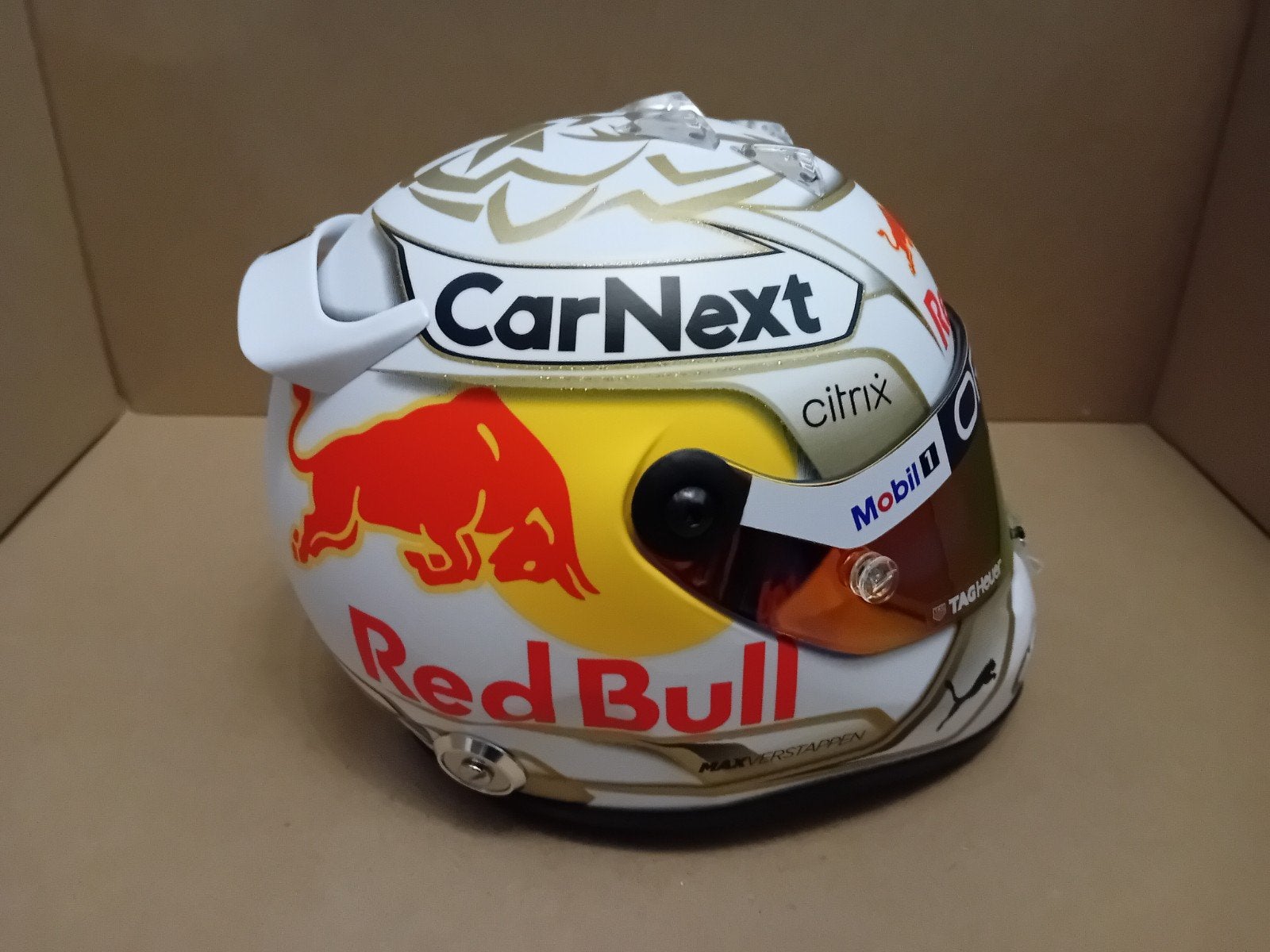Max Verstappen seizoenshelm 2020 1/2 nieuw, Ophalen of Verzenden, Zo goed als nieuw, Formule 1