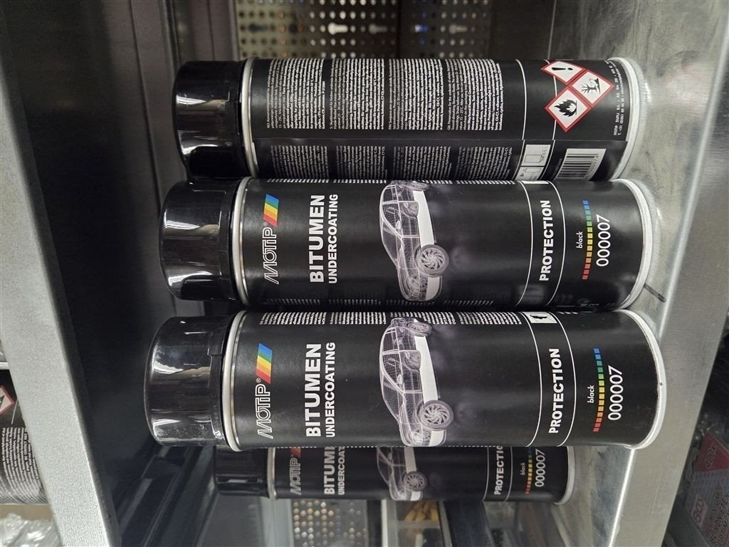 totaal 50 spuitbussen bitumen, undercoating, anti roest enz., Ophalen of Verzenden