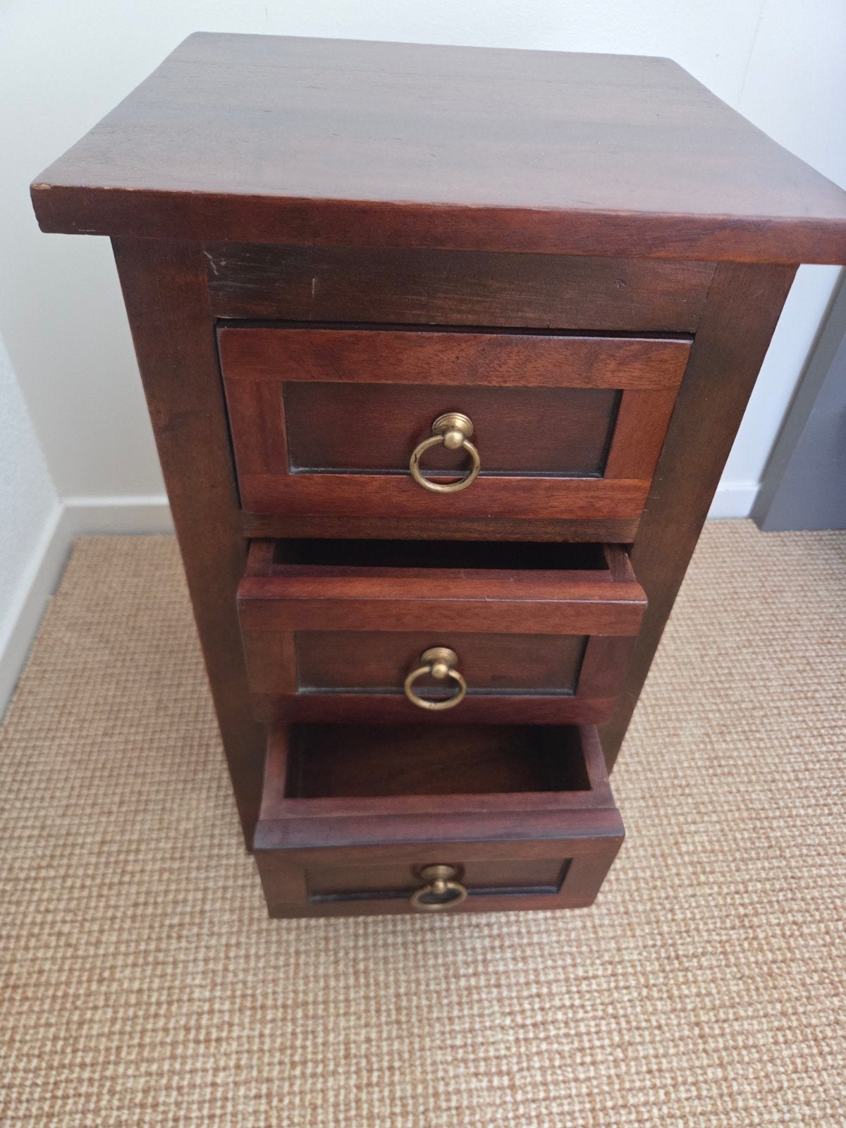 Massief houten nachtkastje/bijzettafel met lade, Ophalen of Verzenden