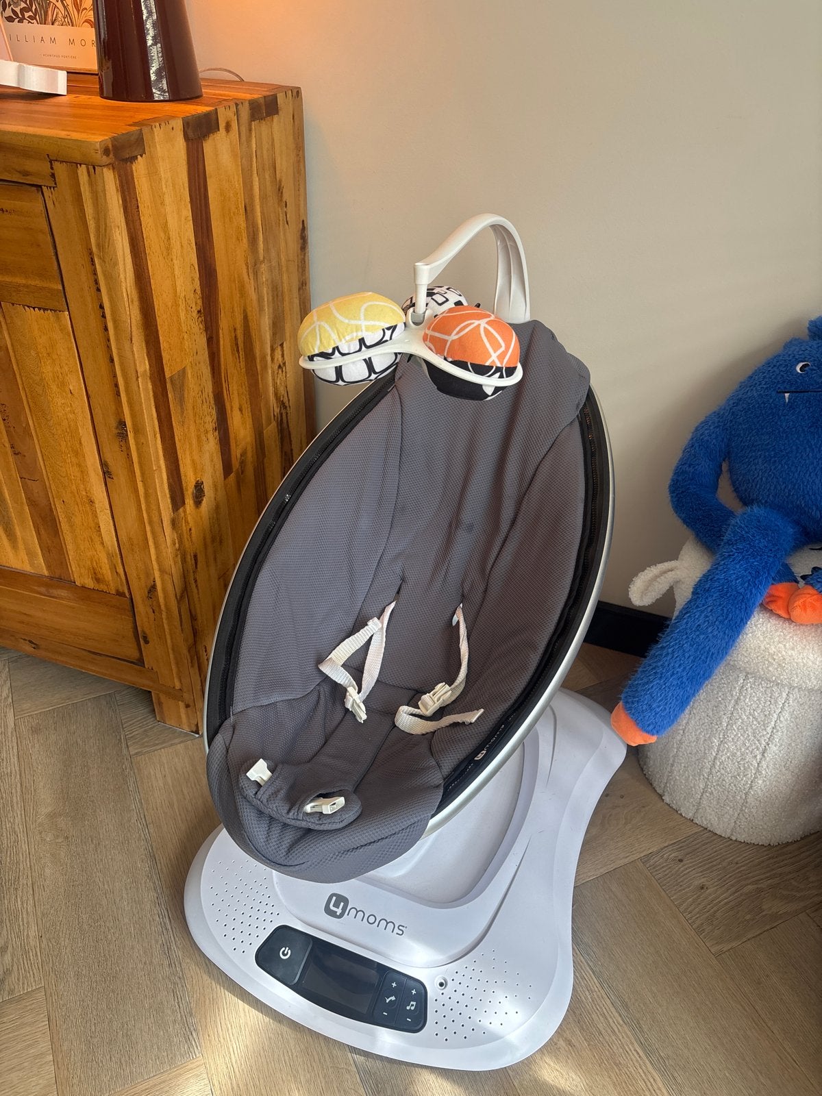 4moms MamaRoo wiegstoel/schommelstoel, Kinderen en Baby's, Wipstoeltjes, Gebruikt, Schommelstoel, Met gordel(s) of riempje(s)