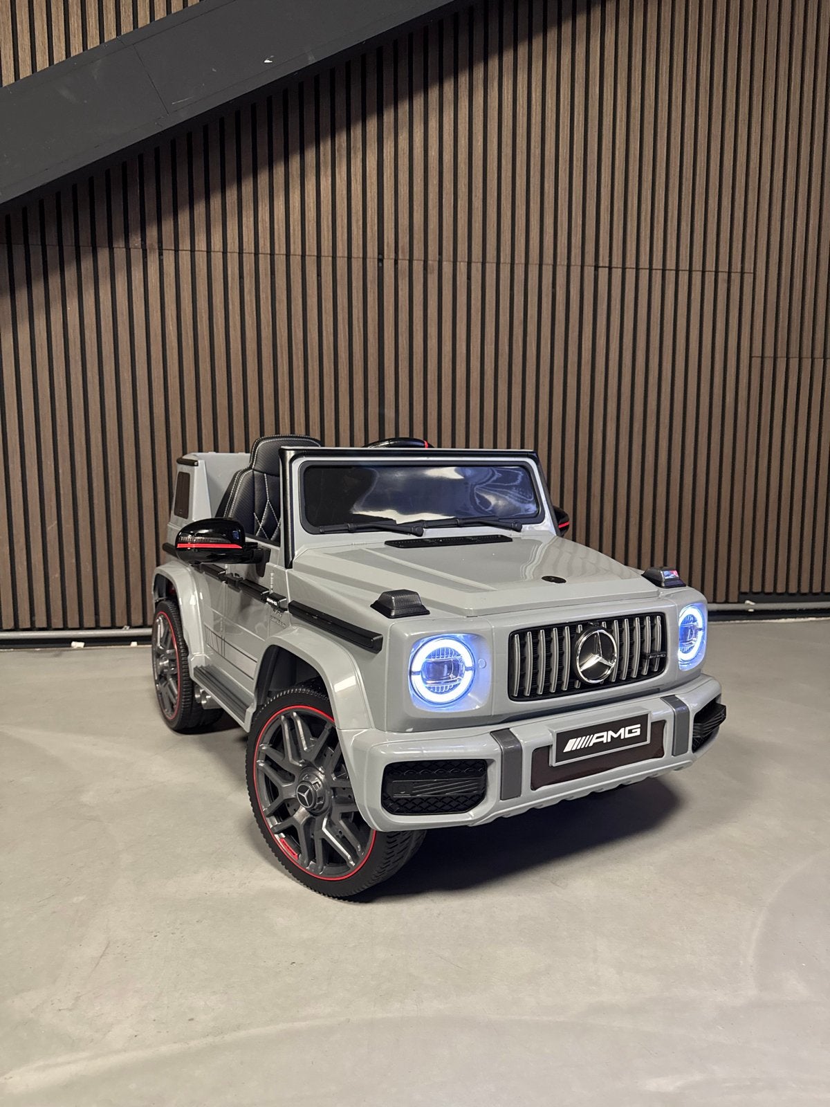 Mercedes G-Klasse AMG Kinderauto Elektrisch Grijs, Zo goed als nieuw