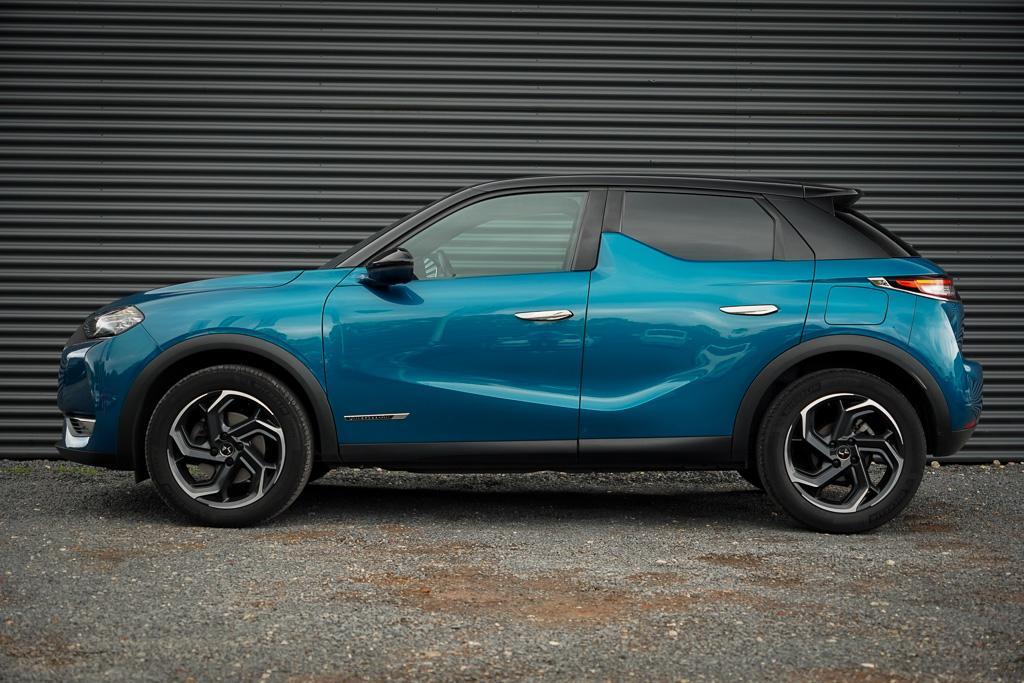 DS 3 Crossback 1.2 PureTech Grand Chic / Opera / Aut / Adapt, Auto's, DS, Gebruikt, Euro 6, 1199 cc, Blauw