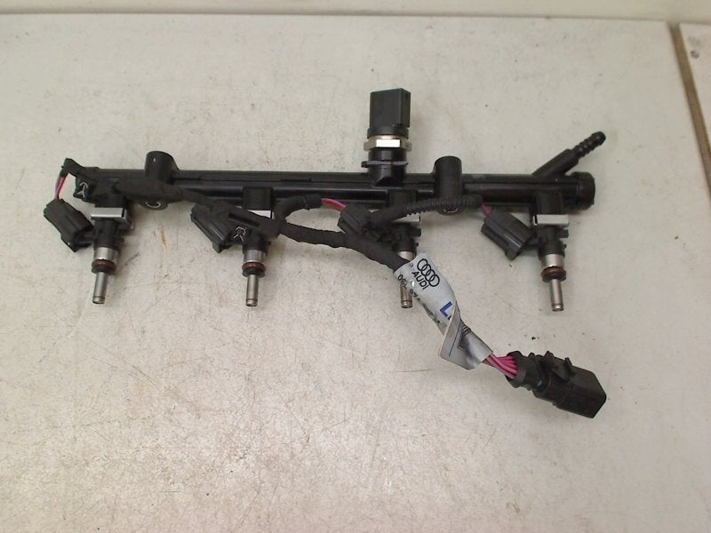 Brandstofverdeler A3  Audi A3 Sportback (8VA/8VF) 06h133681c, Gebruikt, Auto-Union-Straße  1, Ingolstadt 85057, , Duitsland, Info@audi.de