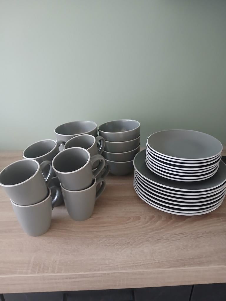 8 delig servies Oslo, Huis en Inrichting, Keuken | Servies, Ophalen, Zo goed als nieuw, Overige stijlen, Porselein