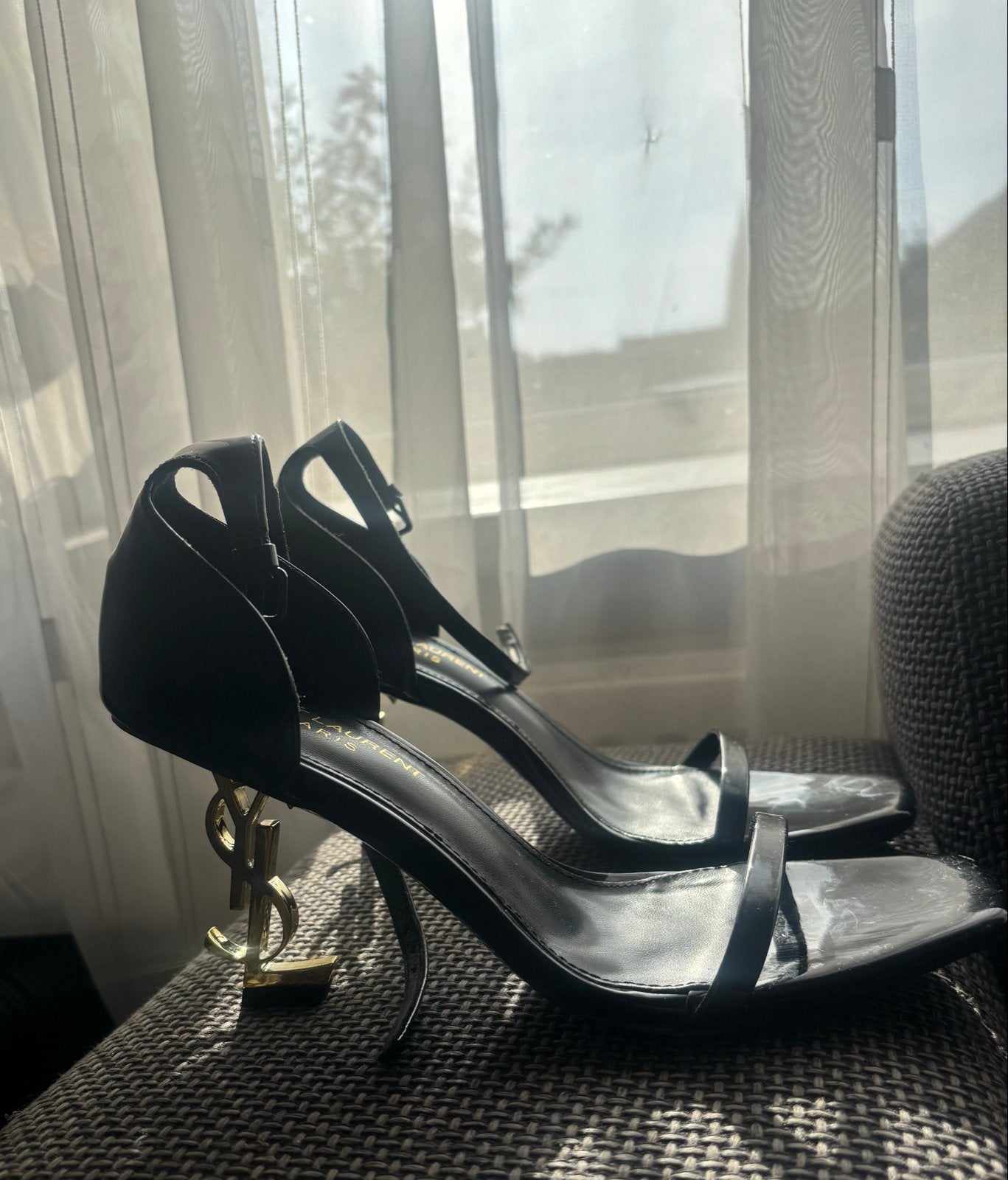 YSL Opyum Sandalen met Hak - Zwart maat 39, Kleding | Dames, Ophalen of Verzenden, Gedragen, Zwart, Sandalen of Muiltjes