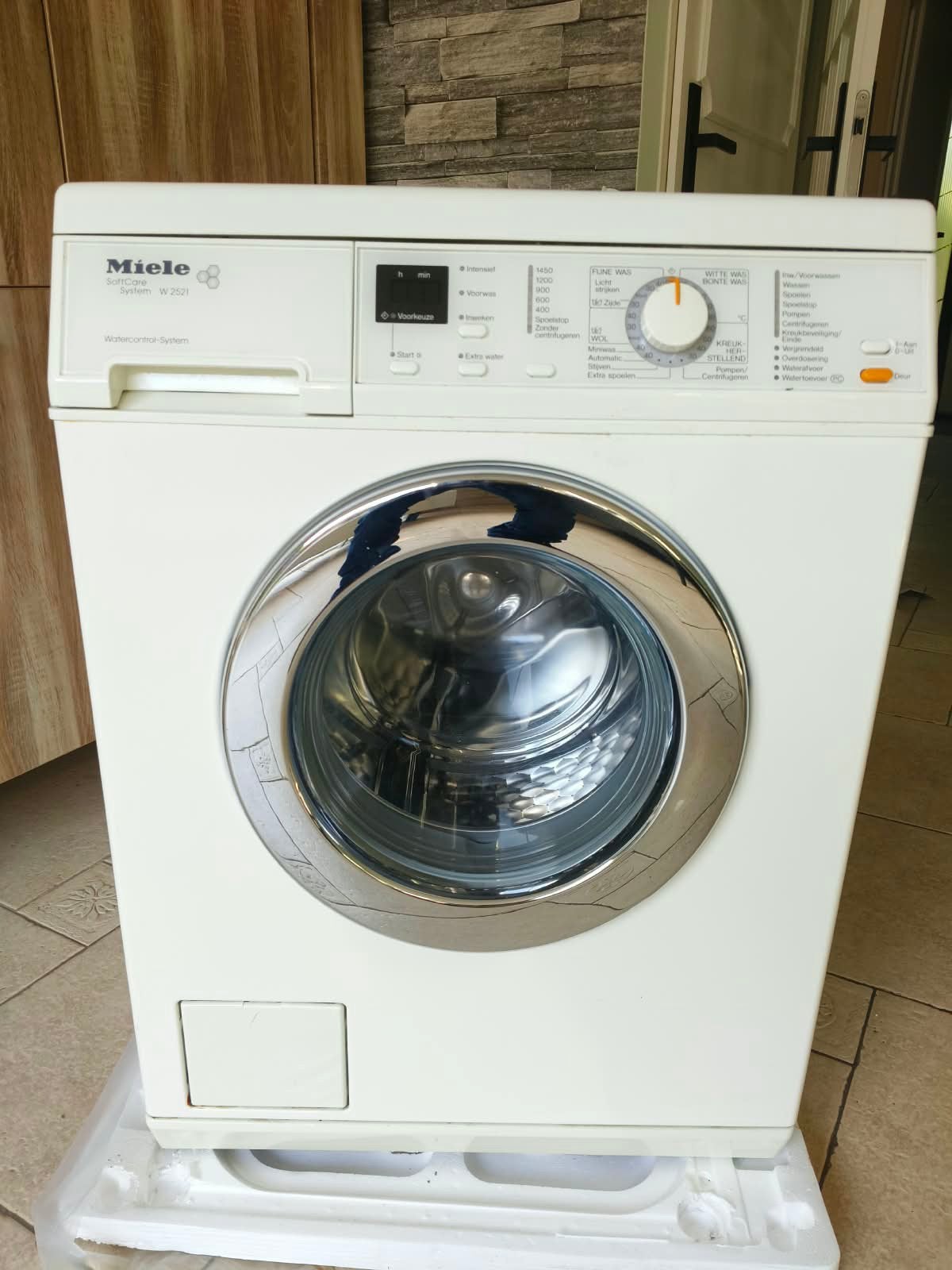 Miele washing machine, Ophalen, Zo goed als nieuw, 85 tot 90 cm, 1200 tot 1600 toeren