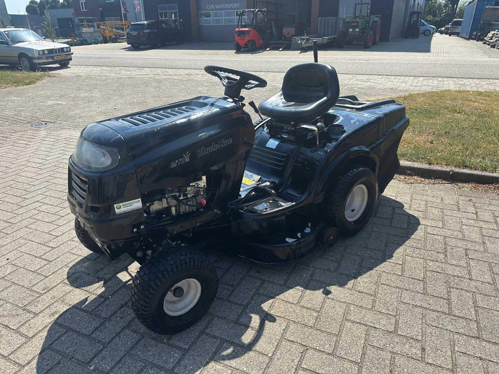 2012 MTD Black line Zitmaaier, Maaier
