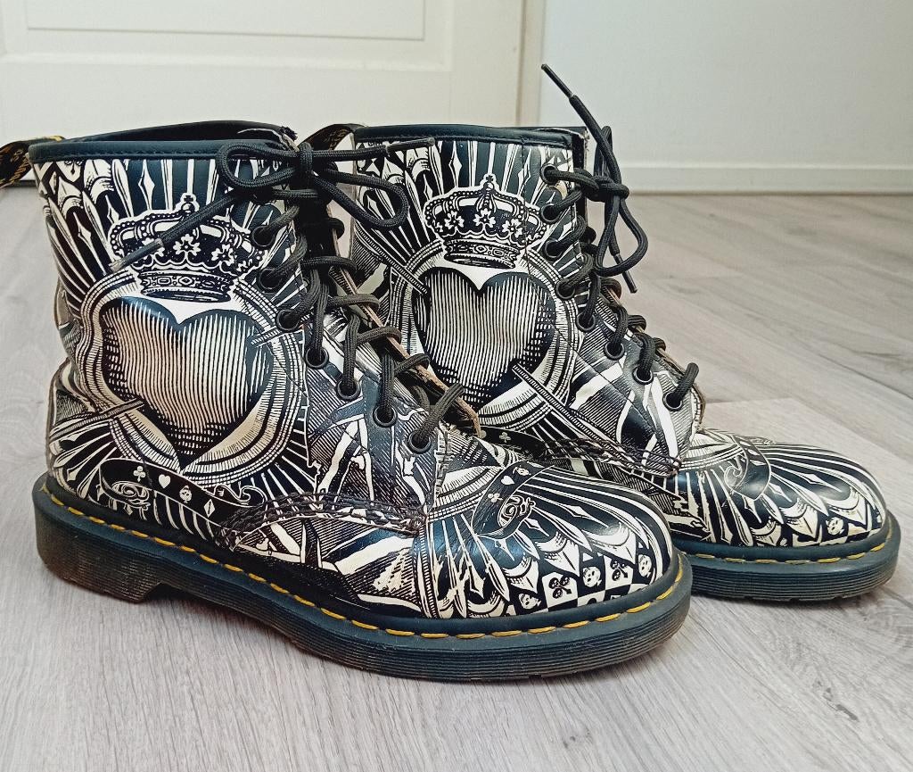 Dr martens playing card boots maat 42, Ophalen of Verzenden, Zwart, Boots