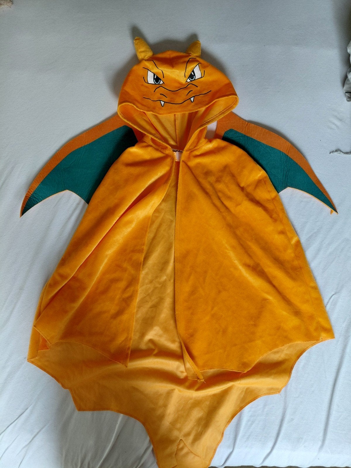 Pokémon Charizard Cape - Maat 128-146 (8-12 jaar), Ophalen, Zo goed als nieuw, Jongen of Meisje