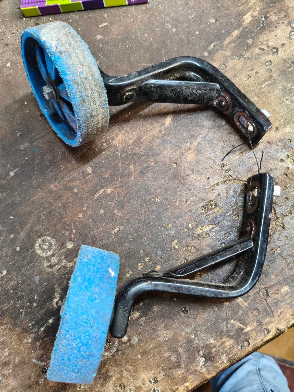 Te koop twee zijwieltjes, Ophalen of Verzenden, Gebruikt, Minder dan 16 inch, Zijwieltjes