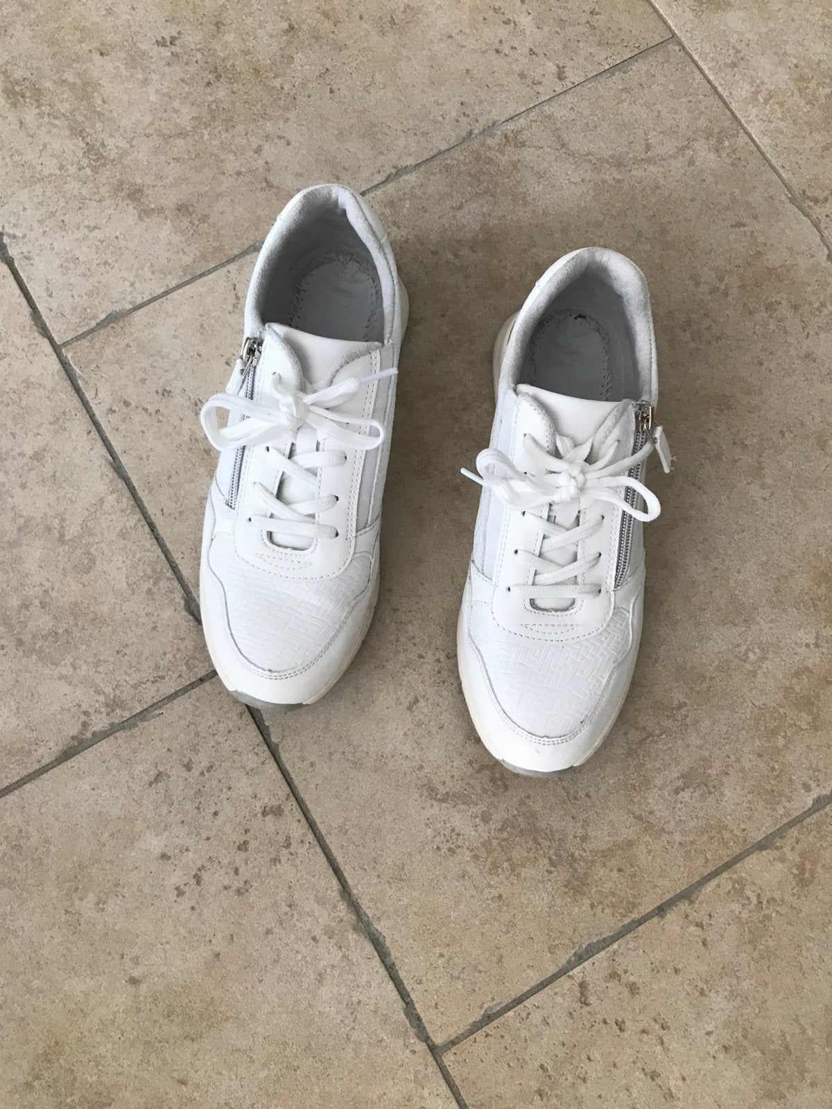 Dames sneakers maat 40, Wit, Ophalen of Verzenden, Sneakers of Gympen, Zo goed als nieuw