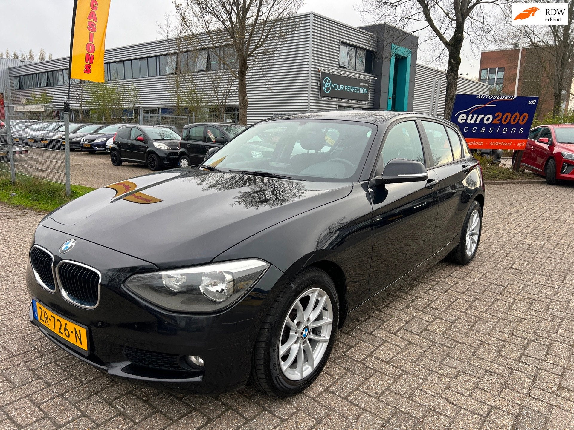 BMW 1-serie 114i - AIRCO - NIEUWE JAAR APK - KEYLESS !, Auto's, BMW, 1-Serie, Euro 5, Achterwielaandrijving, Gebruikt