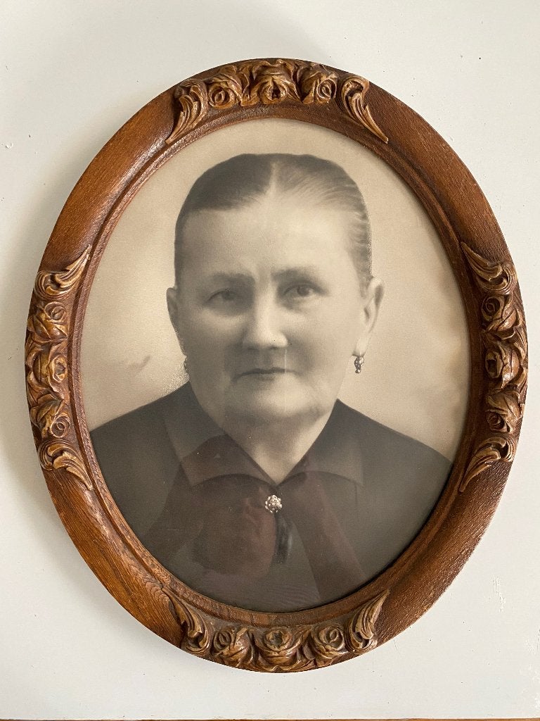 Antieke ovale lijst met houtsnijwerk rozen + oude foto, Ophalen of Verzenden
