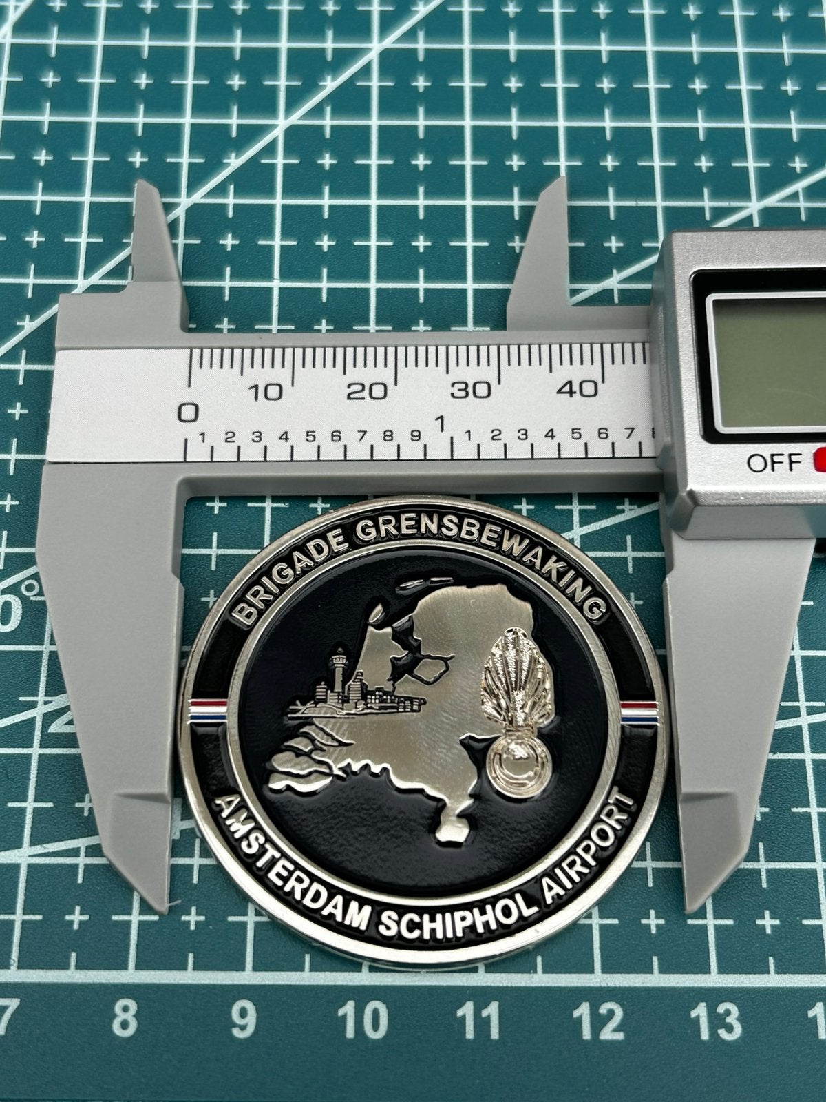 Coin Koninklijke Marechaussee Schiphol, Verzenden, Marechaussee, Nederland, Embleem of Badge