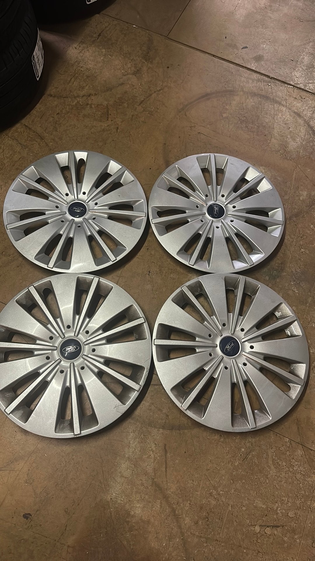 Nette 16 inch Wieldoppen Ford, Auto diversen, Wieldoppen, Ophalen of Verzenden, Gebruikt
