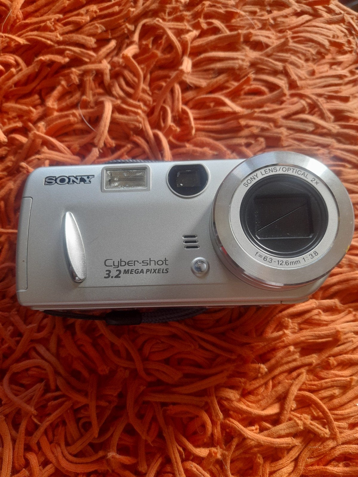 Sony Cyber-shot DSC-P52 Compactcamera met accessoires, Ophalen of Verzenden