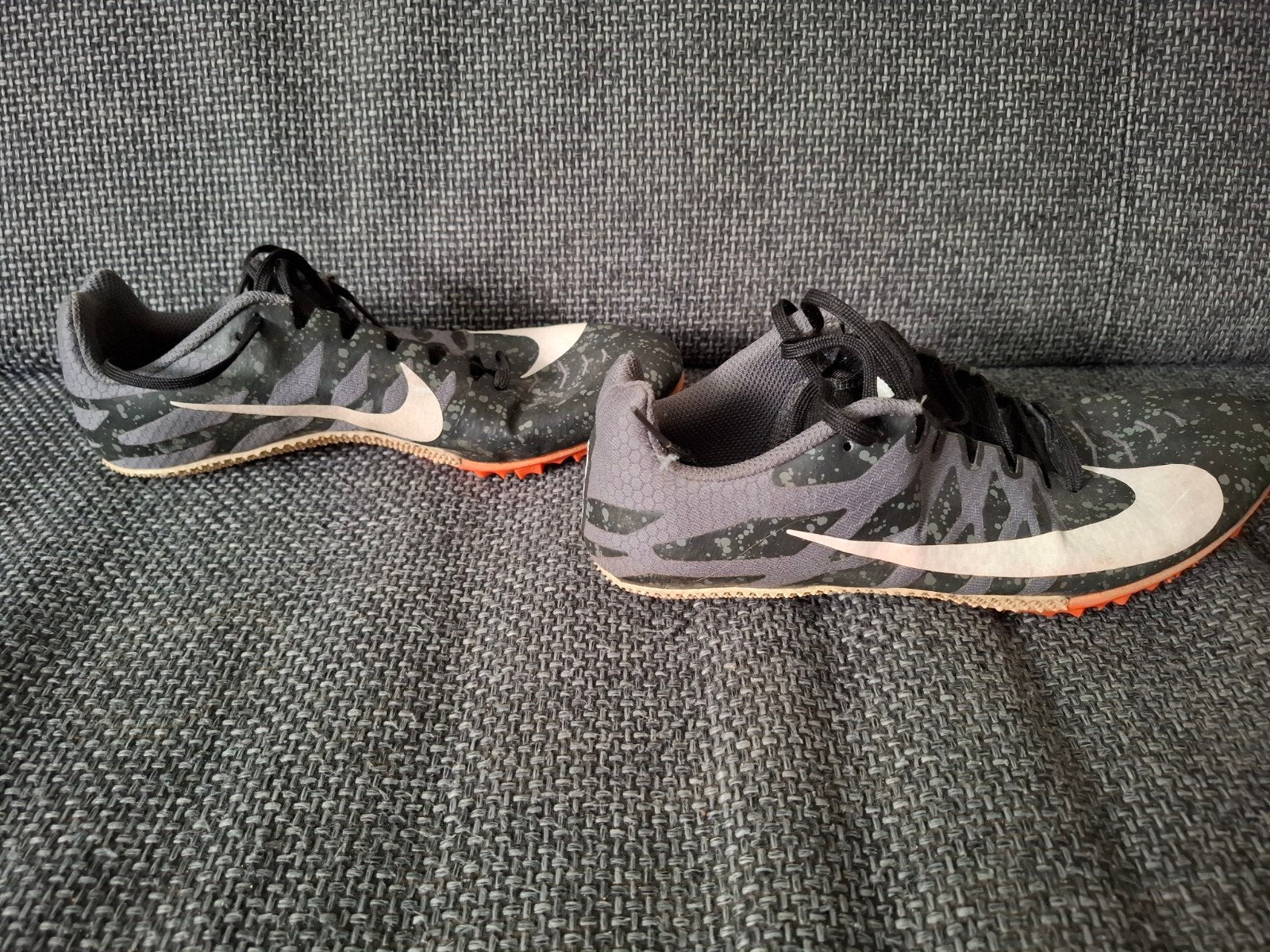 Nike spikes schoenen maat 41, Sport en Fitness, Ophalen of Verzenden, Zo goed als nieuw, Overige sporten, Hardloopschoenen