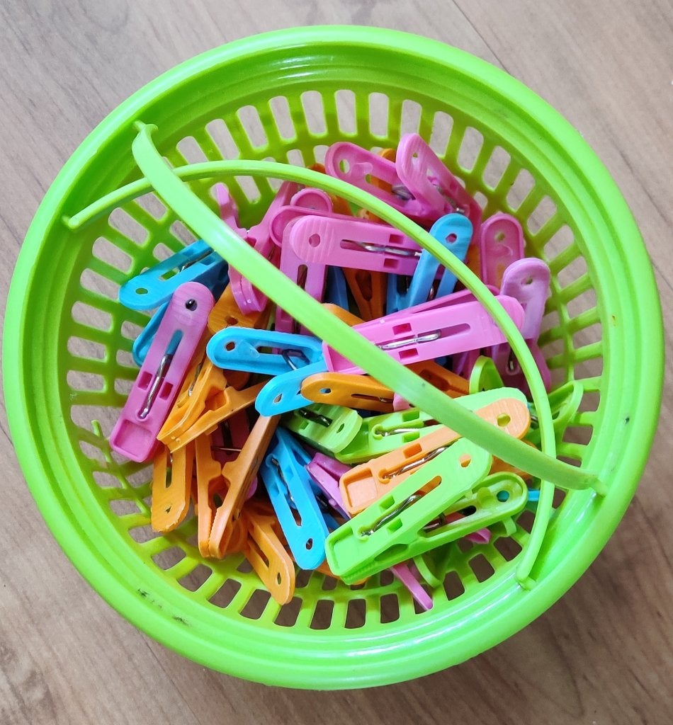 Knijpers in mandje, Ophalen, Zo goed als nieuw