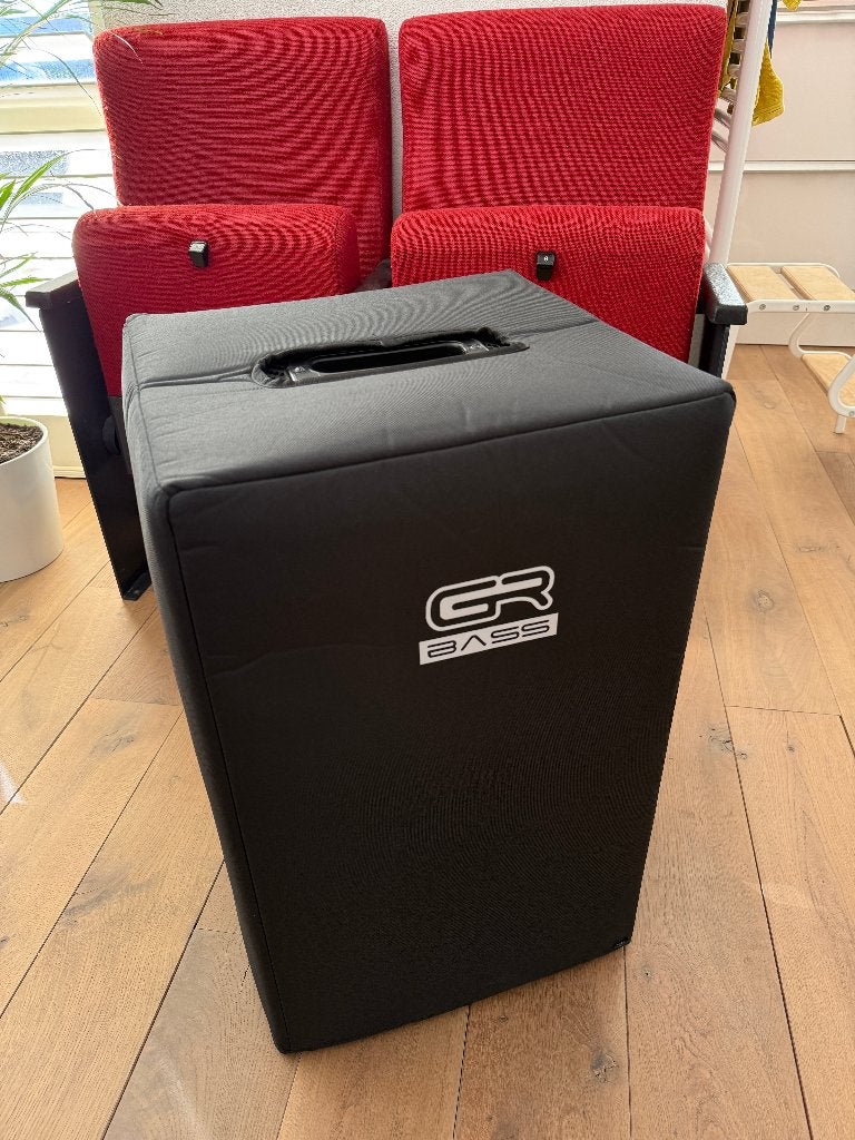 Foto 3 van GR Bass AT210V-C800 Aerotech 2x10 800W combo+ originele hoes