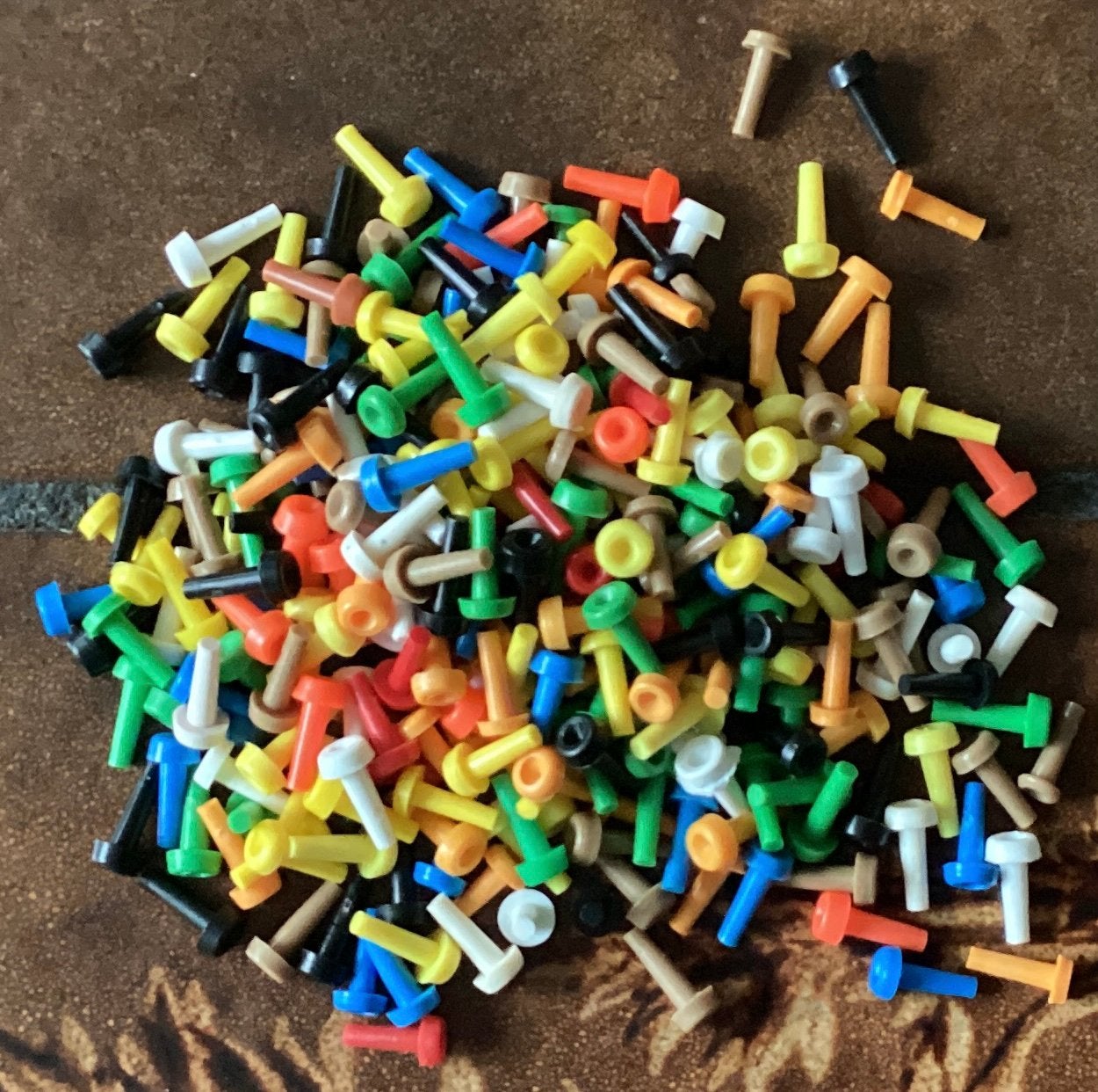 pinnetjes voor het mini mastermind spel, 10 cent per stuk, Ophalen of Verzenden, Zo goed als nieuw