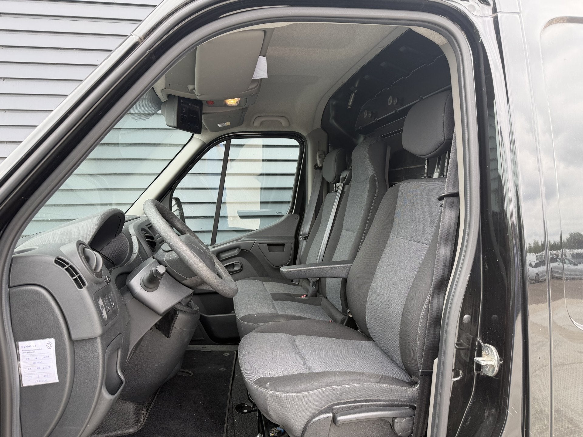 Renault Master T35 2.3 dCi L2H2 145 pk Camera / Inrichting /, Voorwielaandrijving, 145 pk, Stof, Gebruikt
