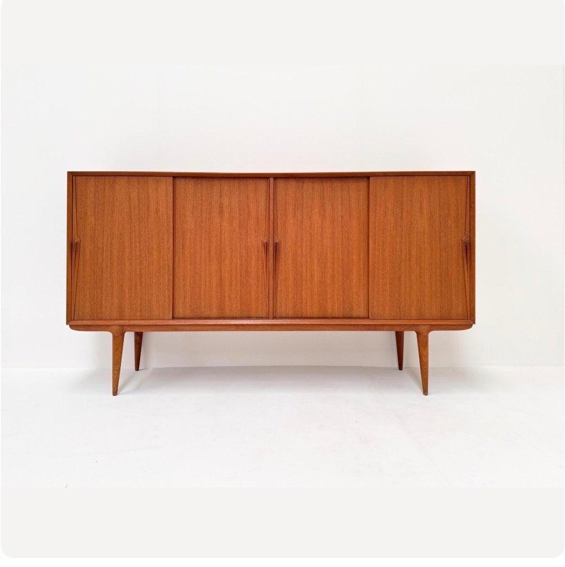 Omann Jun Sideboard Model 19 door Gunni Omann, Denemarken, Ophalen of Verzenden, Zo goed als nieuw, 25 tot 50 cm, Teakhout